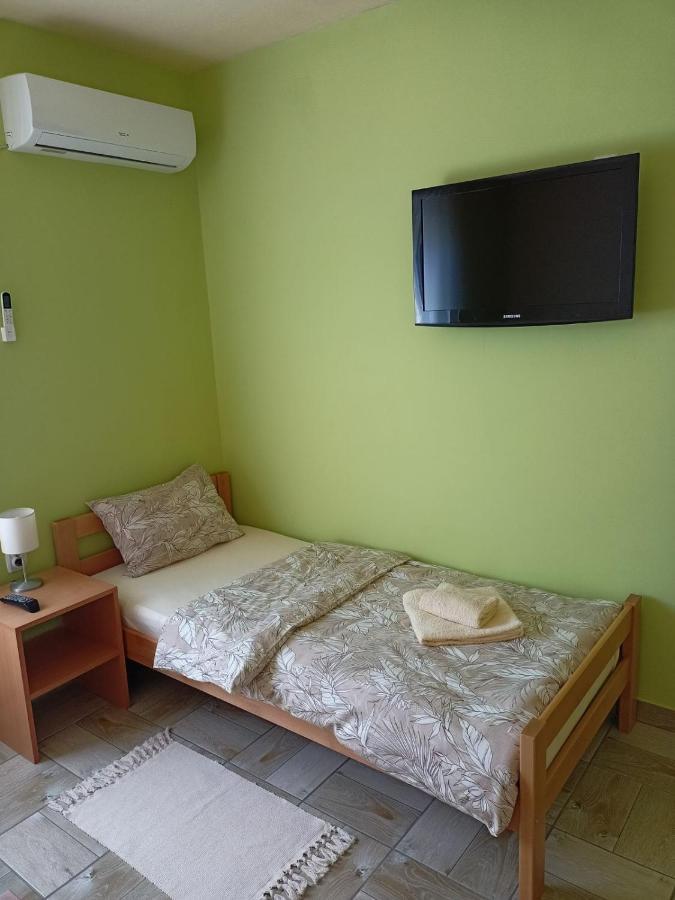 Апартаменты Apartman Fiva Pacir Экстерьер фото