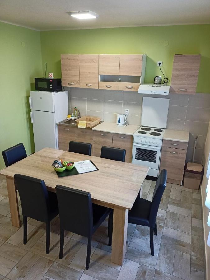 Апартаменты Apartman Fiva Pacir Экстерьер фото