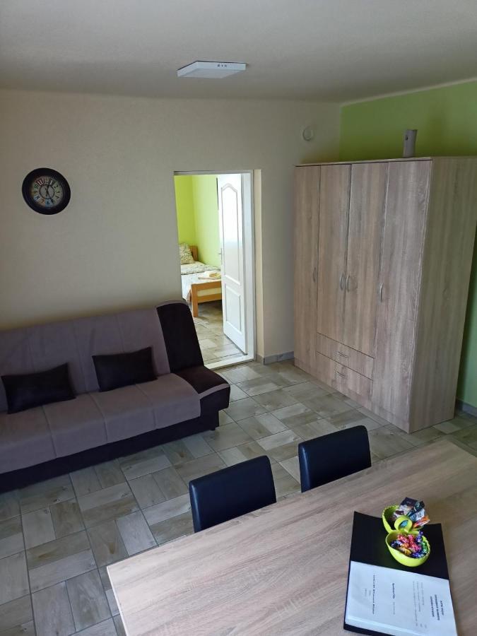 Апартаменты Apartman Fiva Pacir Экстерьер фото